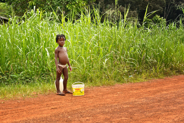 Corvée d'eau, Gabon